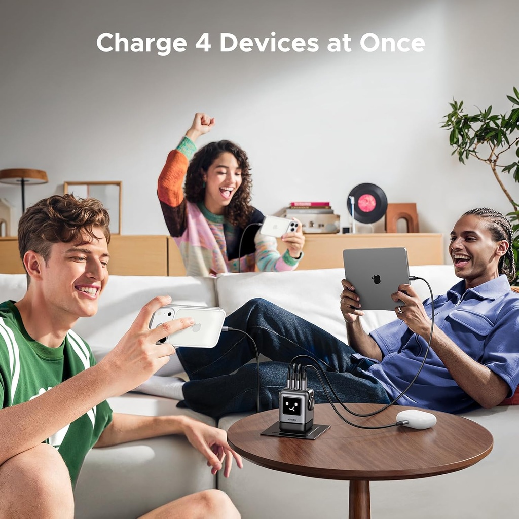 UGREEN Uno - Cargador USB C de 100 W, cargador rápido GaN de 4 puertos con pantalla LED, regalos tecnológicos para hombres y mujeres, para MacBook Pro/Air 2025, iPad Pro, iPhone 17/16, Galaxy S25/S24